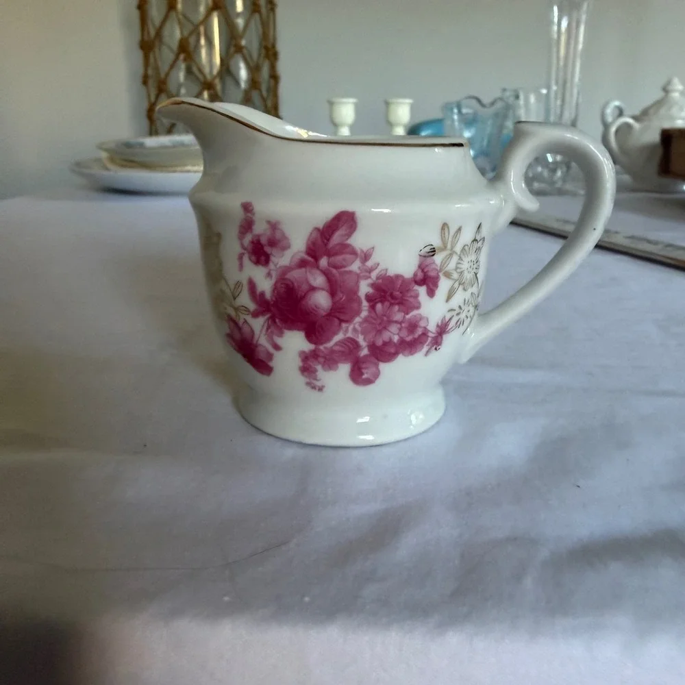 Vintage 1950's Japan White Porcelain Creamer Pink‎ Floral Rose Gold Trim Pitcher